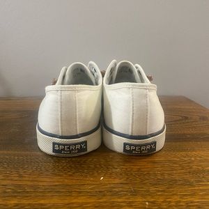 Sperry’s Pier View Sneaker